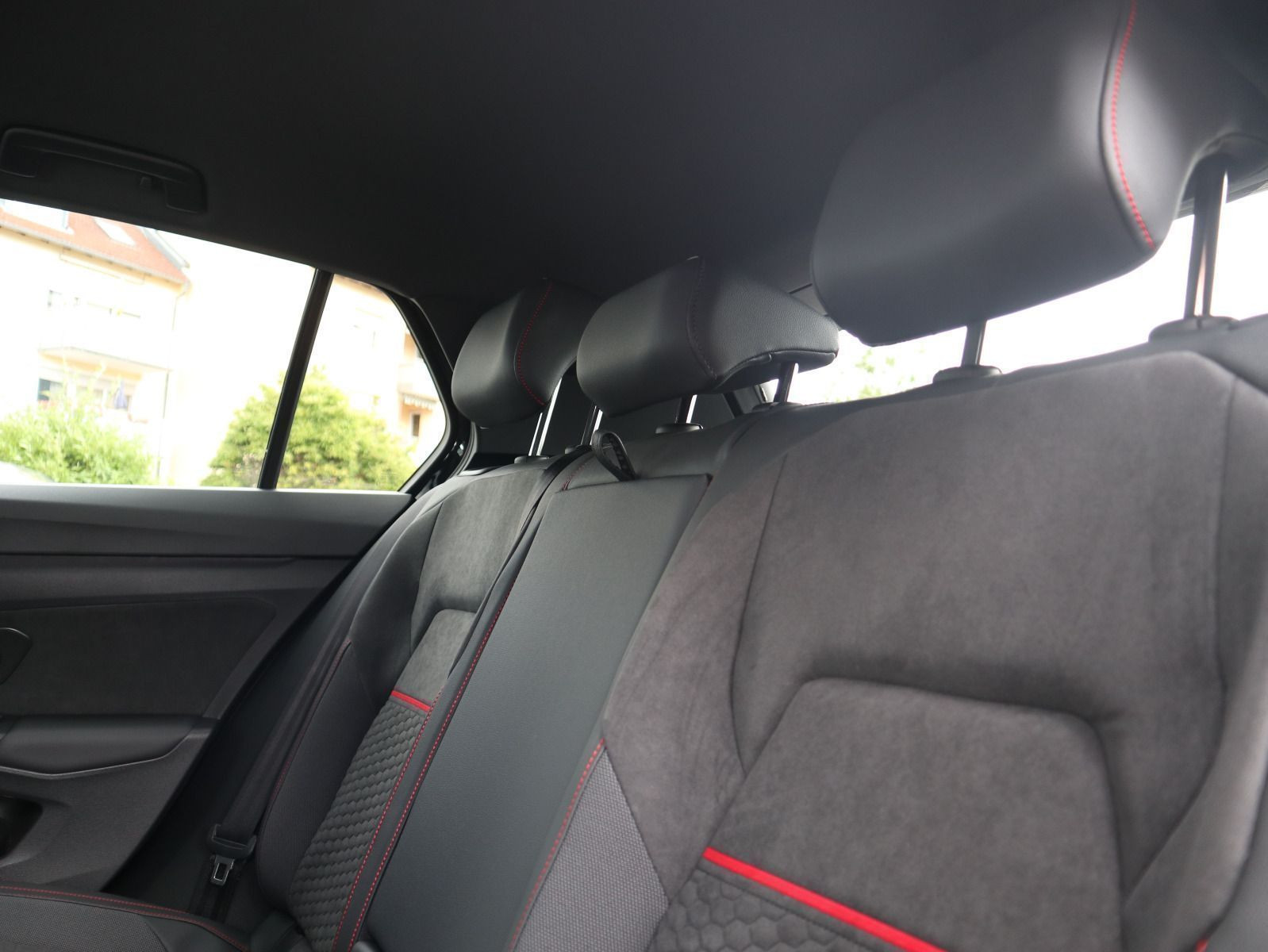 Fahrzeugabbildung Volkswagen Golf GTI Clubsport 2,0 l TSI OPF (300 PS) DSG *PERFORMANCE*HARMAN KARDON*