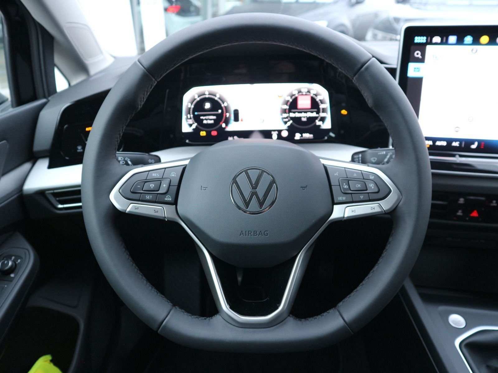 Fahrzeugabbildung Volkswagen Golf Variant Life 1,5 TSI OPF (150 PS) 6-Gang*NAVI*GANZJAHRESREIFEN*RFK*