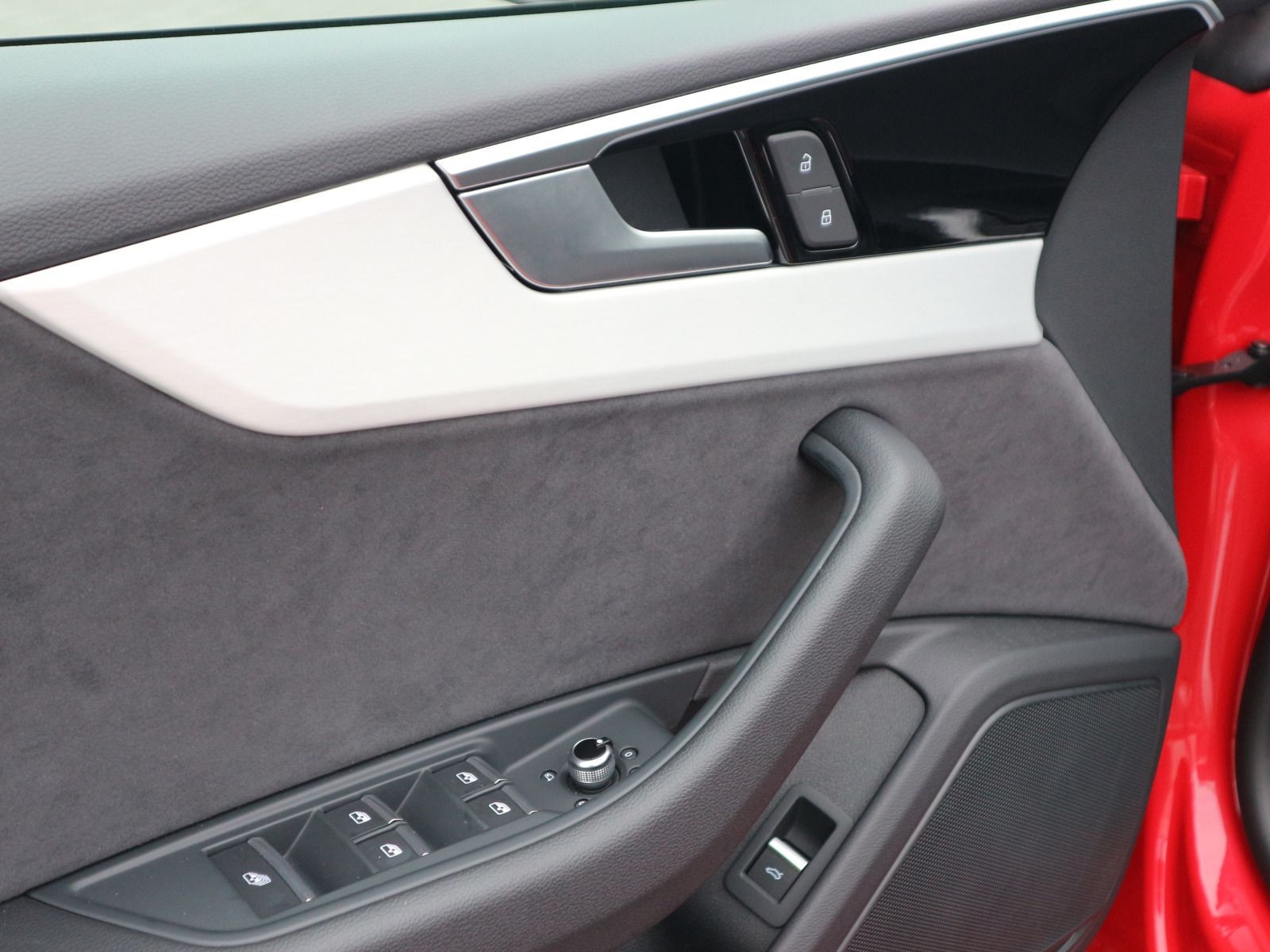 Fahrzeugabbildung Audi A5 Cabriolet S line 40 TDI quattro S tronic ACC