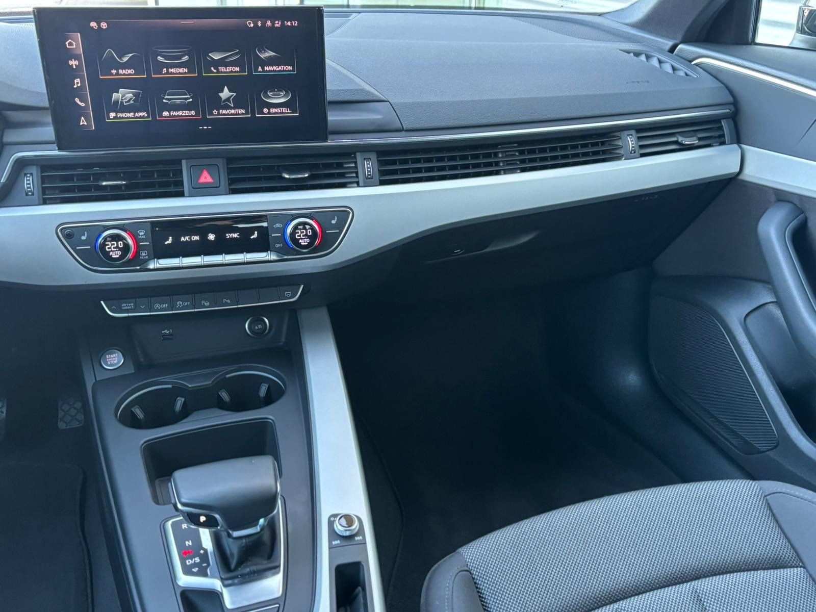 Fahrzeugabbildung Audi A4 Limousine ADVANCED 40 TFSI+WINTERRÄDER+MATRIX