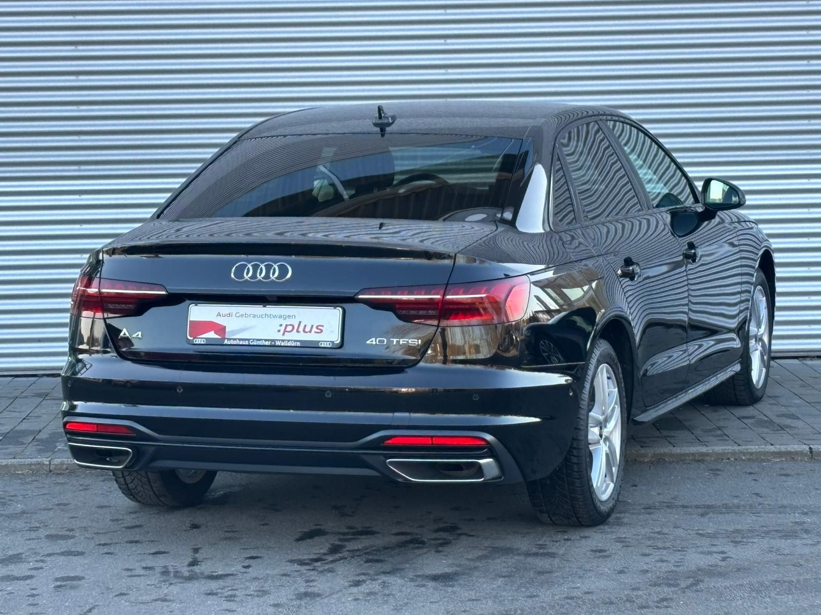 Fahrzeugabbildung Audi A4 Limousine ADVANCED 40 TFSI+WINTERRÄDER+MATRIX