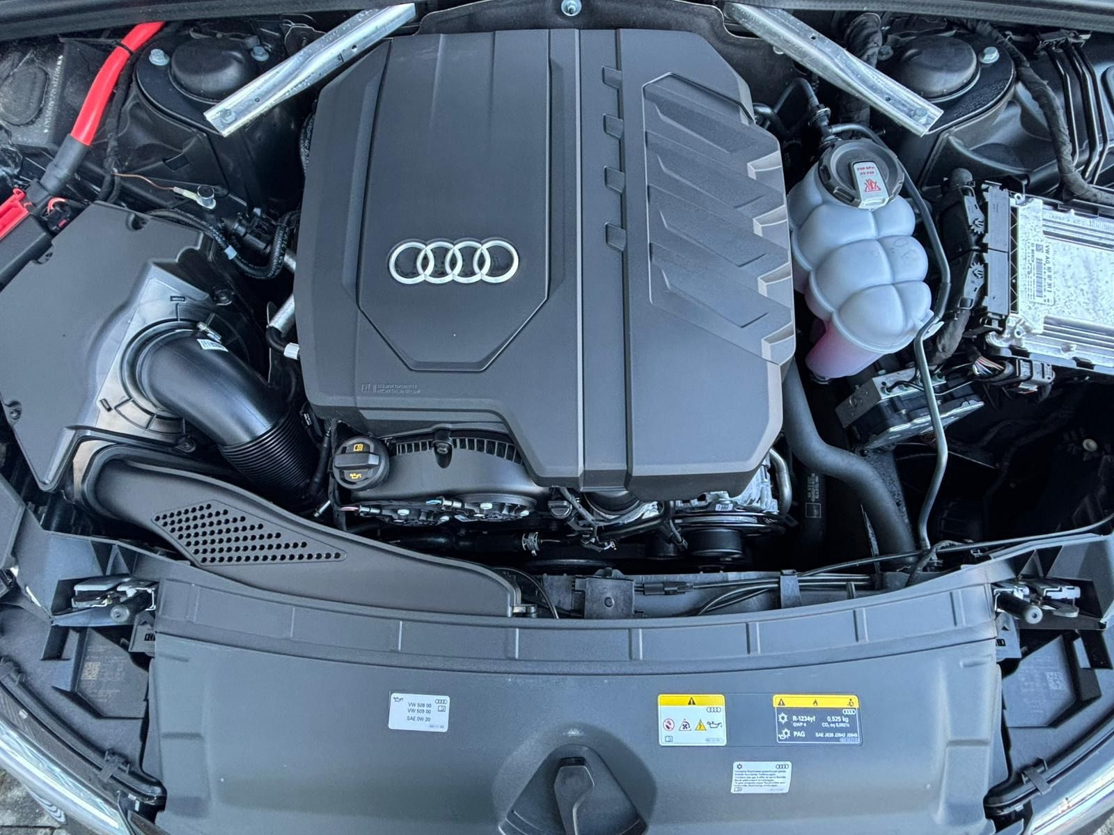 Fahrzeugabbildung Audi A4 Limousine ADVANCED 40 TFSI+WINTERRÄDER+MATRIX