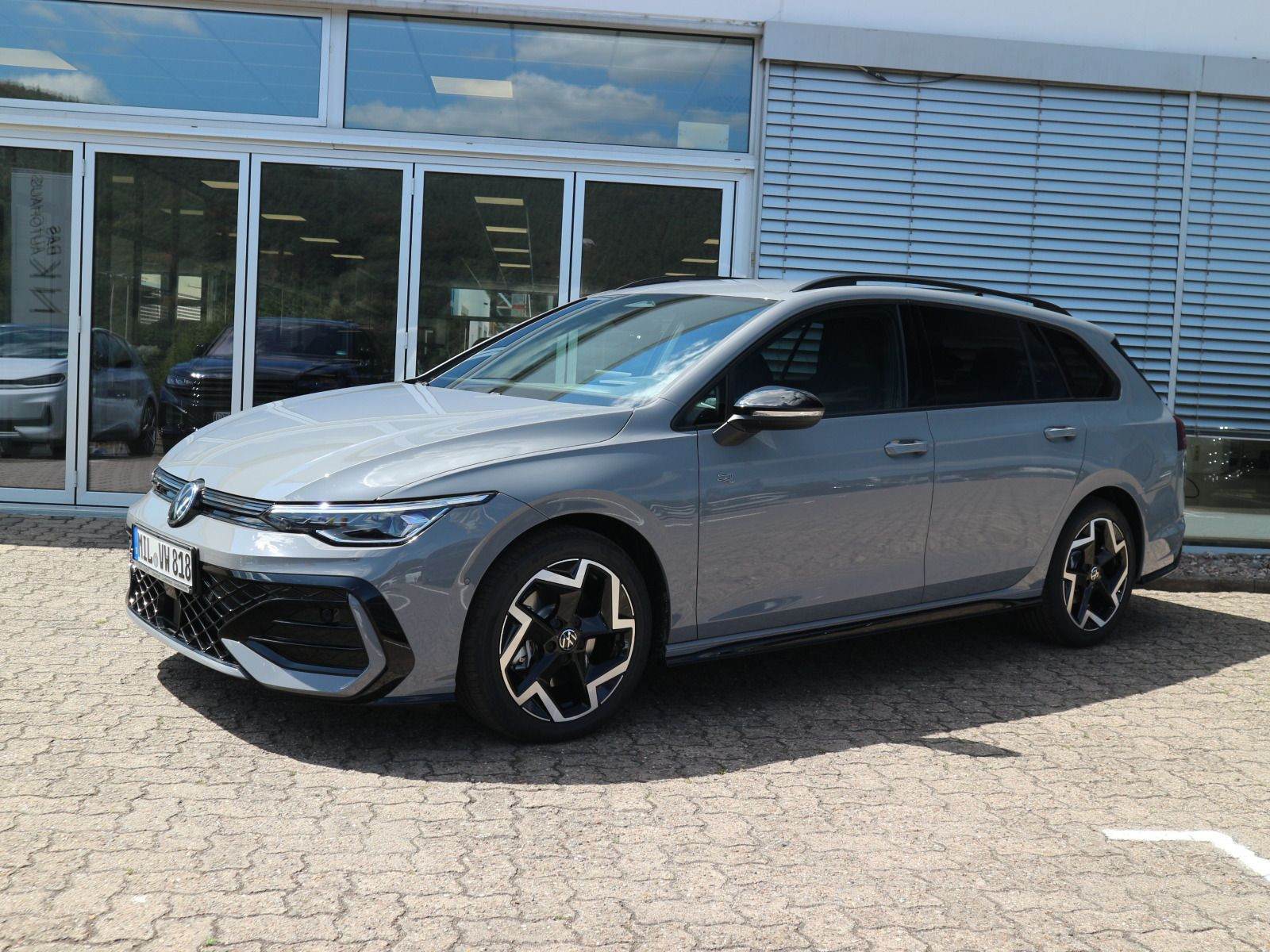Fahrzeugabbildung Volkswagen Golf Variant R-Line 2,0 TDI SCR 110 kW (150 PS) DSG