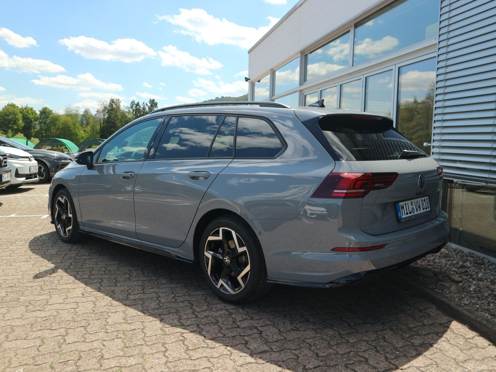 Fahrzeugabbildung Volkswagen Golf Variant R-Line 2,0 TDI SCR 110 kW (150 PS) DSG