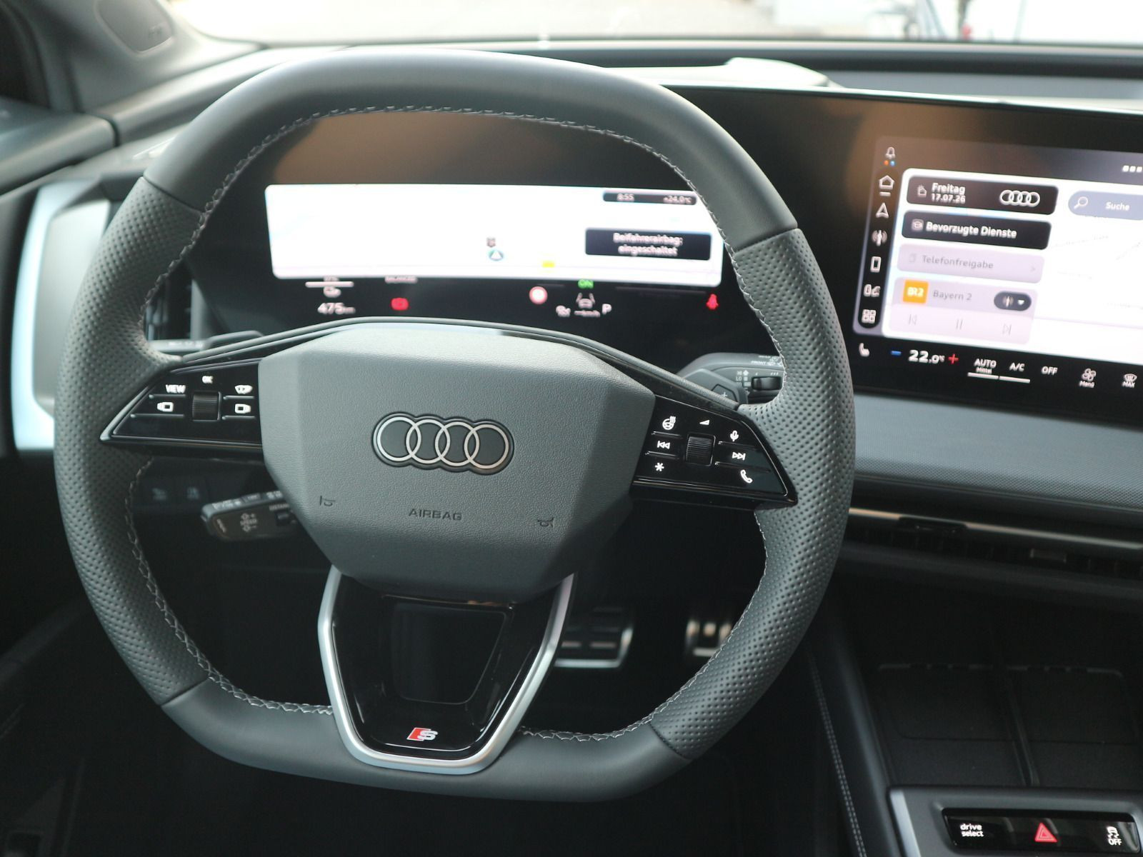 Fahrzeugabbildung Audi Q4 SUV e-tron quattro performance S line*PANO*