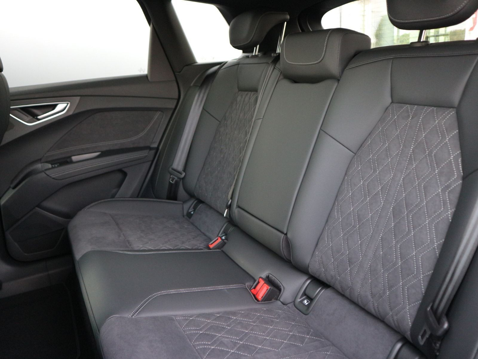 Fahrzeugabbildung Audi Q4 SUV e-tron quattro performance S line*PANO*