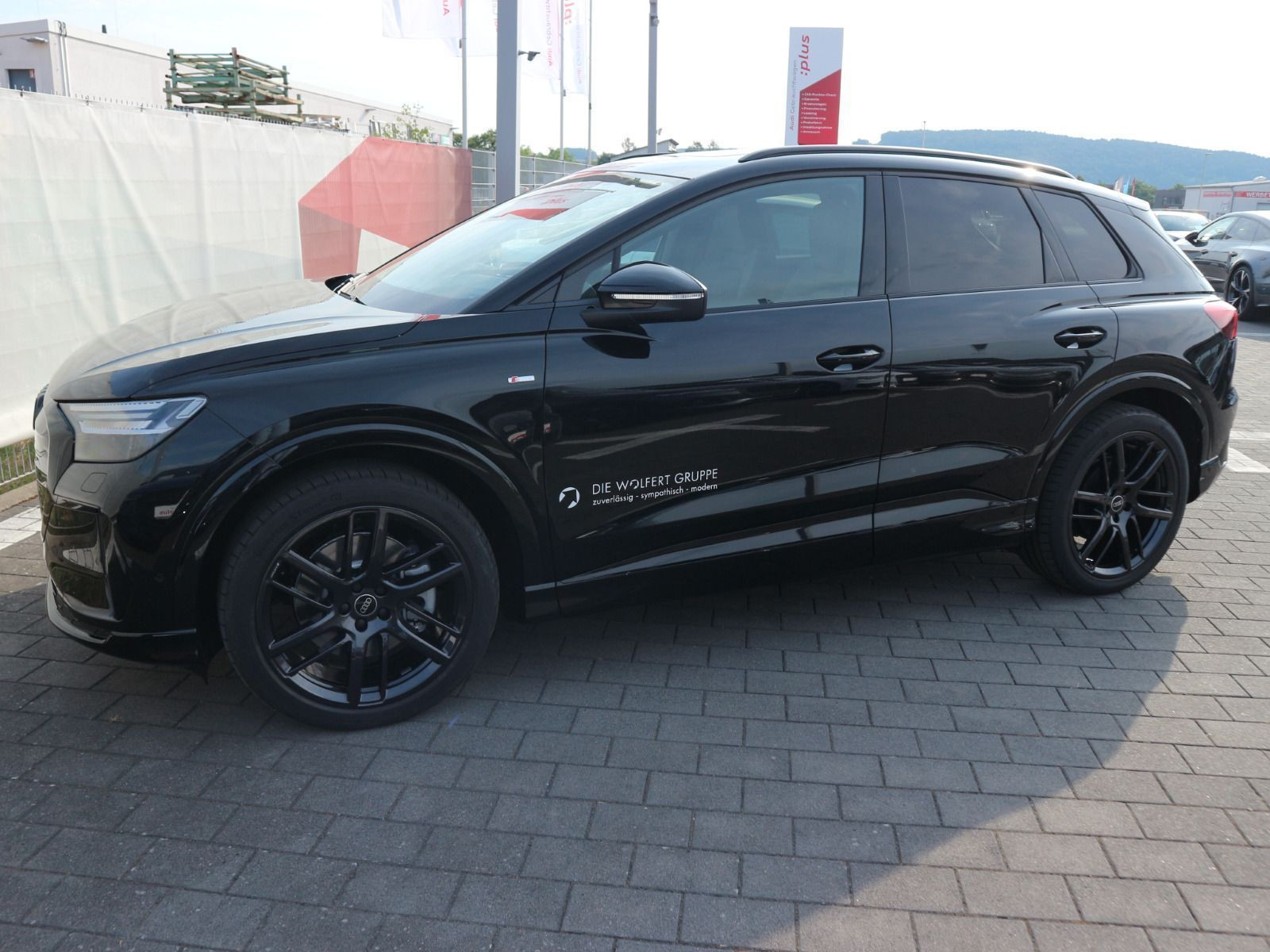 Fahrzeugabbildung Audi Q4 SUV e-tron quattro performance S line*PANO*
