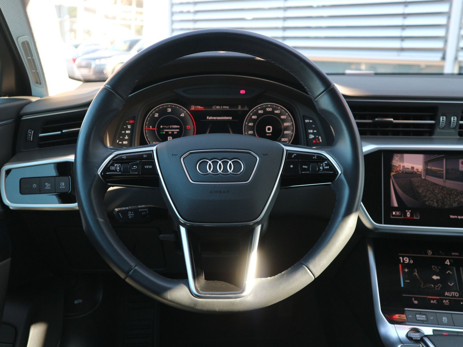 Fahrzeugabbildung Audi A6 Avant 45 TDI quattro sport LUFT*AHK*360°*HUD