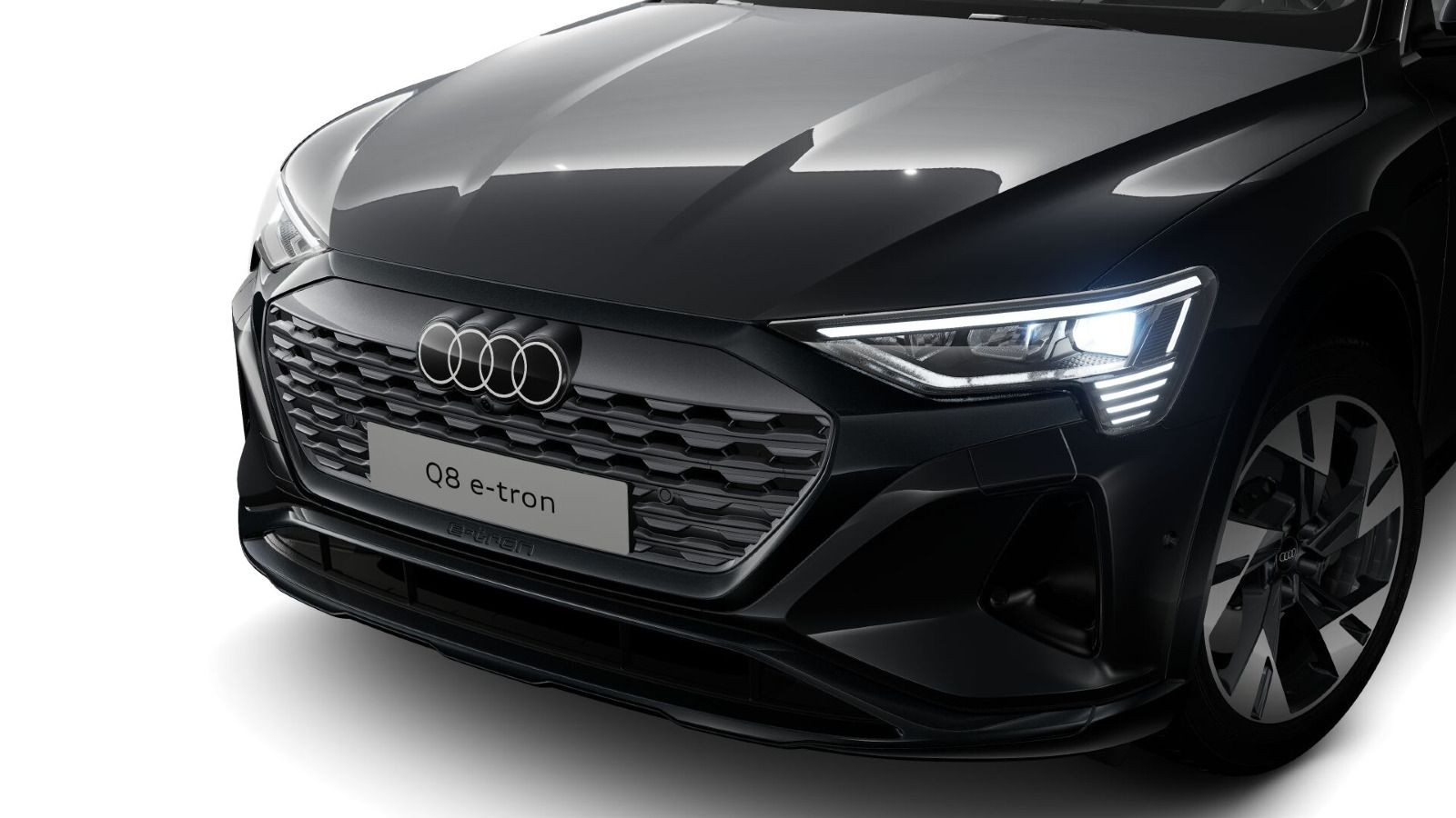Fahrzeugabbildung Audi Q8 Sportback e-tron 55 ADVANCED QUATTRO+AHK+HUD+
