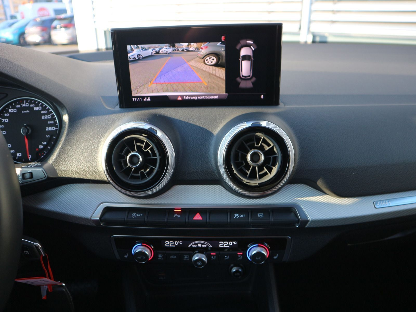 Fahrzeugabbildung Audi Q2 35 TFSI S line MATRIX*RFK*SHZ*NAVI