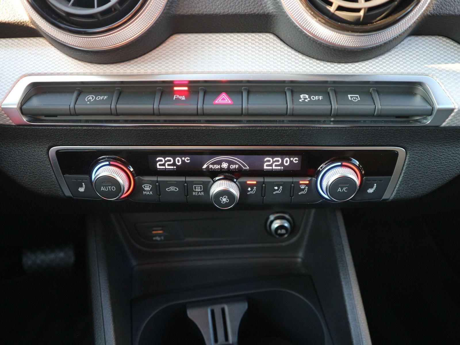 Fahrzeugabbildung Audi Q2 35 TFSI S line MATRIX*RFK*SHZ*NAVI