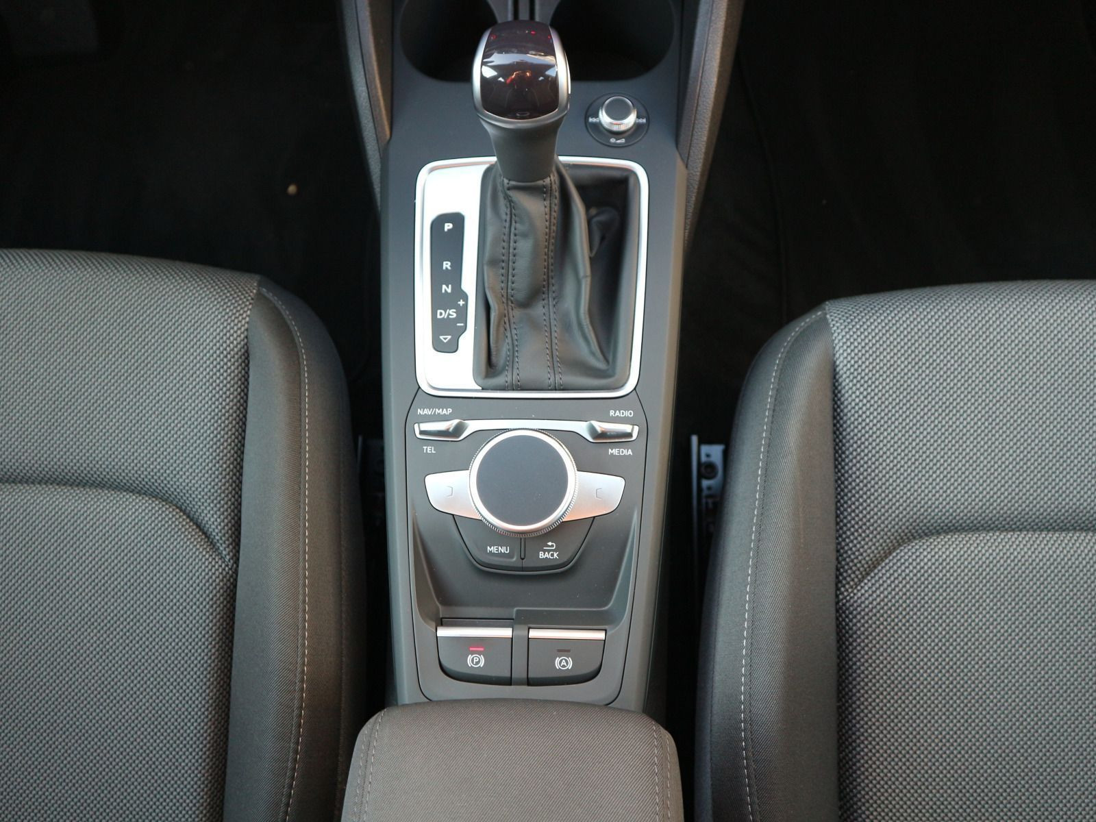 Fahrzeugabbildung Audi Q2 35 TFSI S line MATRIX*RFK*SHZ*NAVI