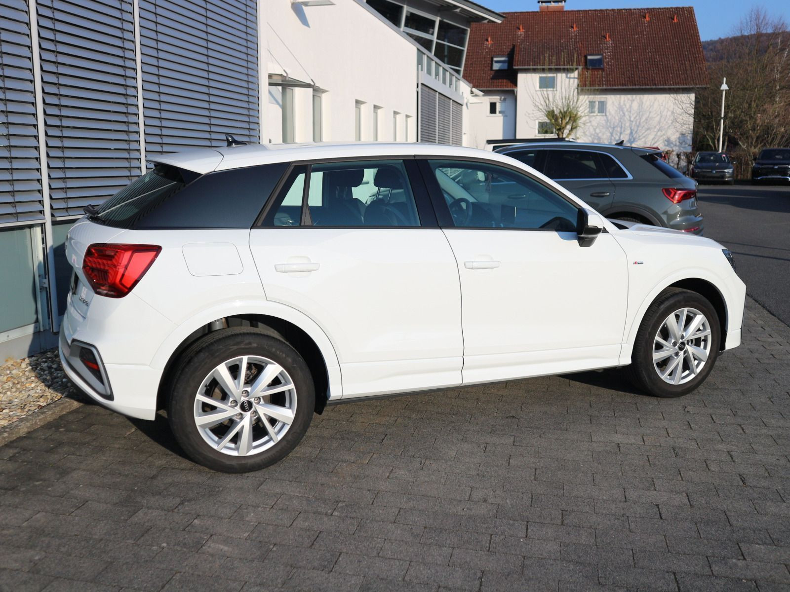Fahrzeugabbildung Audi Q2 35 TFSI S line MATRIX*RFK*SHZ*NAVI