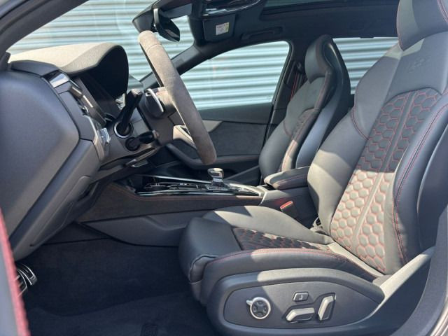 Fahrzeugabbildung Audi RS 4 Avant +WINTERRÄDER+DSC FAHRWERK+HUD+