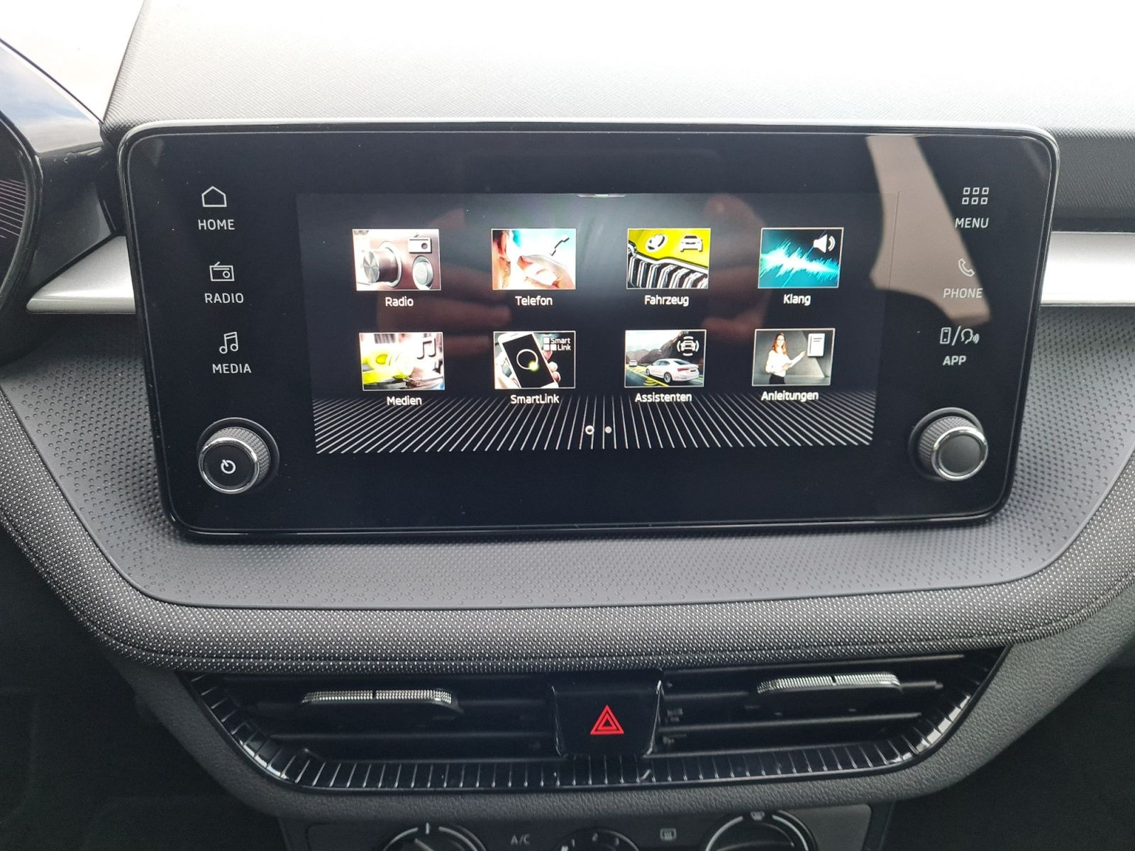 Fahrzeugabbildung SKODA Fabia Selection 1.0 TSI 85 kW DSG +PDC+SHZ+KESSY