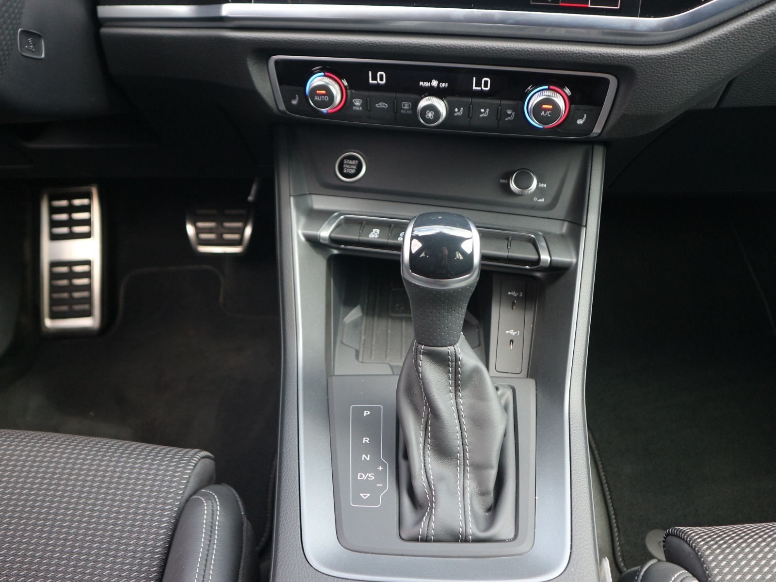 Fahrzeugabbildung Audi Q3 S line 40 TDI quattro S tronic*AHK*MATRIX*ACC*