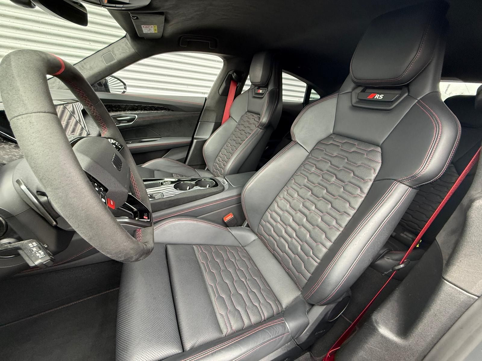Fahrzeugabbildung Audi RS e-tron GT performance +AKTIVFAHRWERK+ALLRADLE