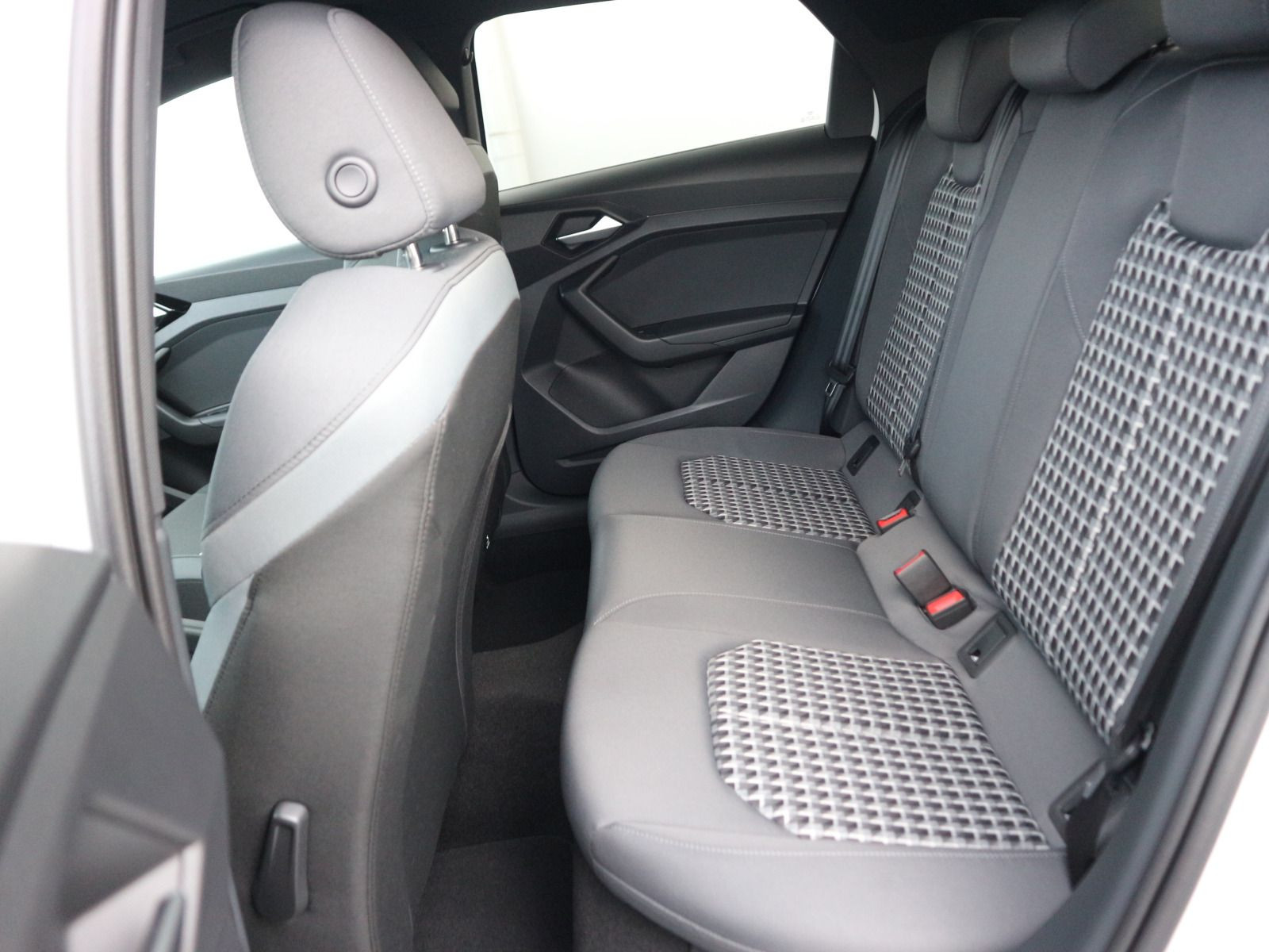 Fahrzeugabbildung Audi A1 Sportback S line 30 TFSI S tronic*CARPLAY*LED*