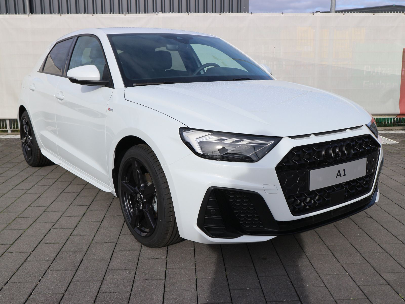 Fahrzeugabbildung Audi A1 Sportback S line 30 TFSI S tronic*CARPLAY*LED*