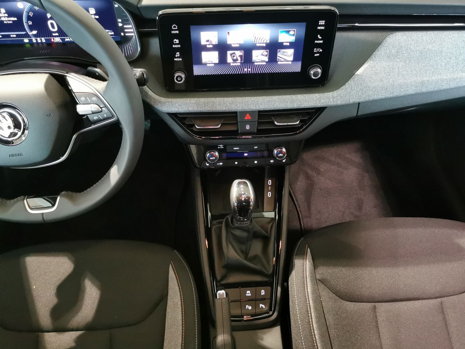 Fahrzeugabbildung SKODA Scala 1.0 TSI Drive 1,0 TSI 85 kW DSG
