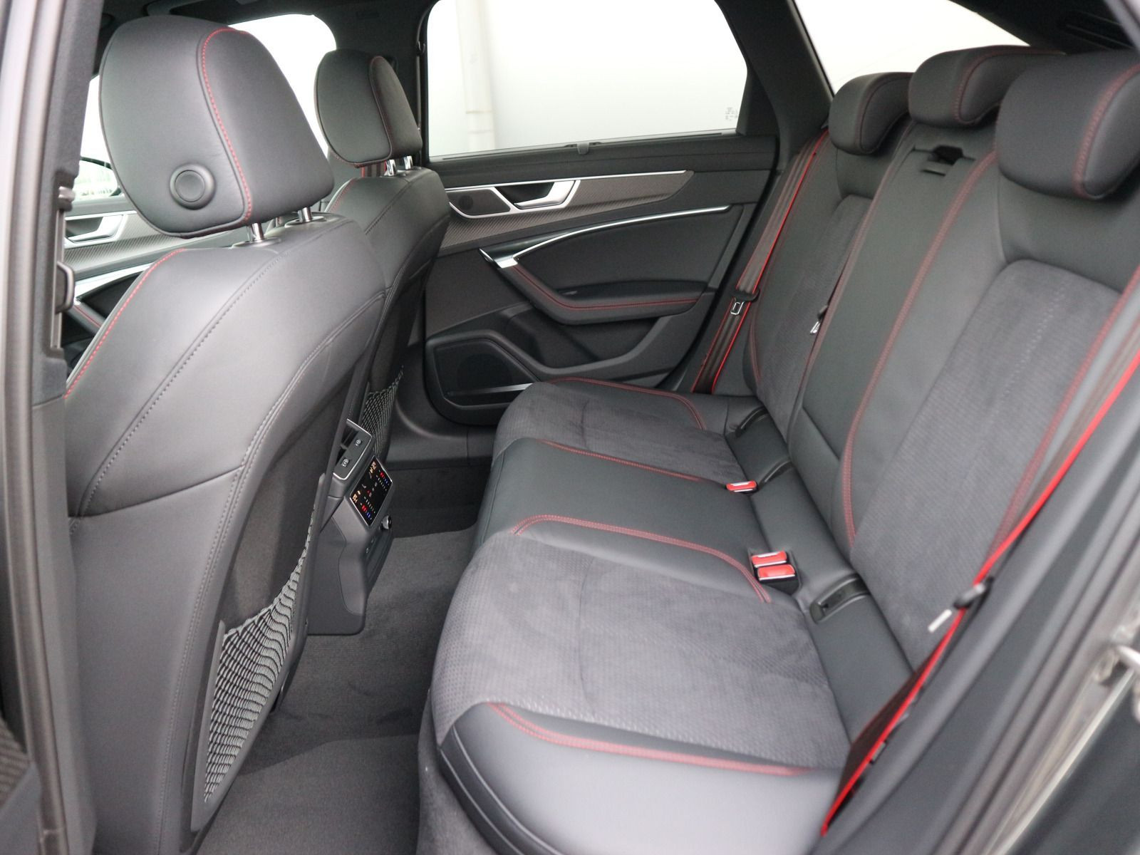Fahrzeugabbildung Audi A6 Avant S line 45 TDI quattro S tronic