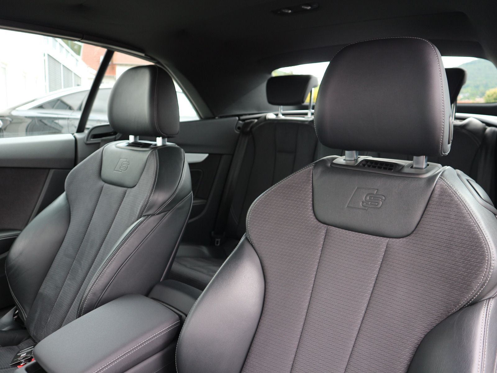 Fahrzeugabbildung Audi A5 Cabrio S line 40 TFSI quattro ACC*B&O*MATRIX