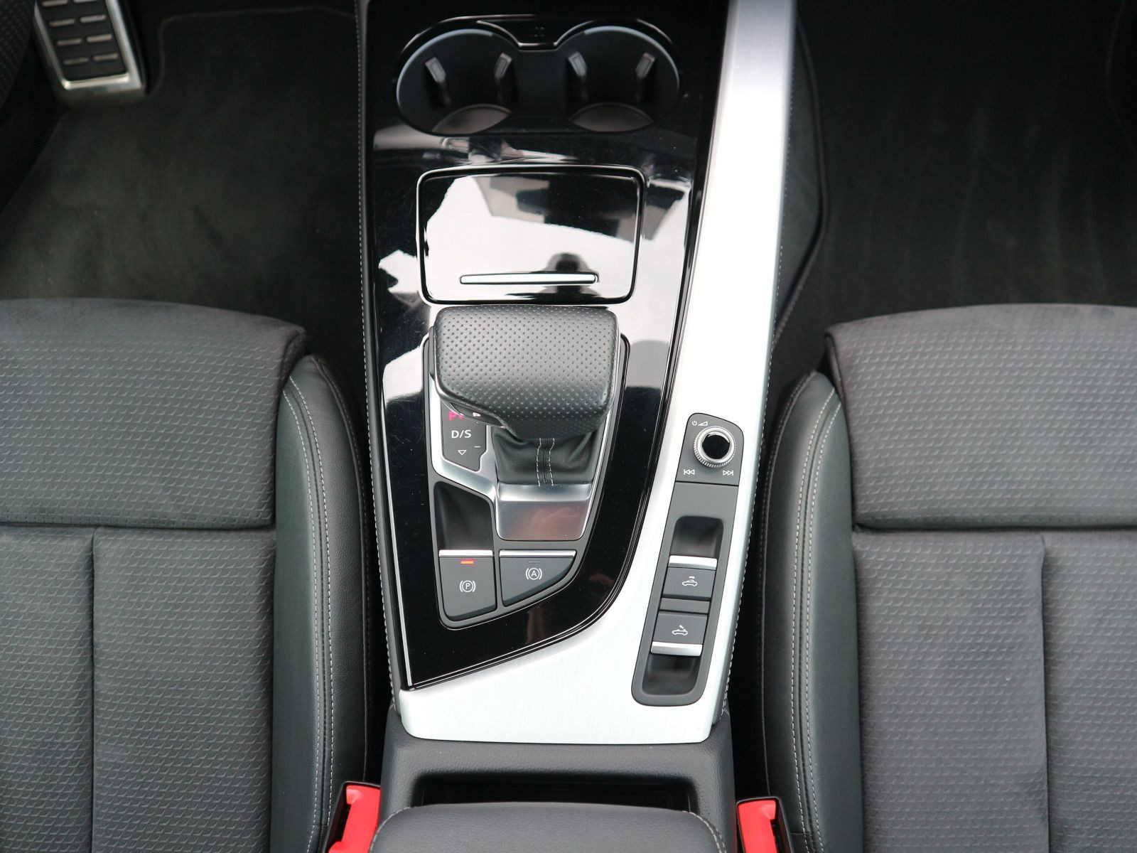 Fahrzeugabbildung Audi A5 Cabrio S line 40 TFSI quattro ACC*B&O*MATRIX