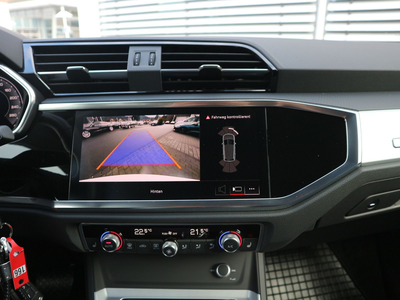 Fahrzeugabbildung Audi Q3 45 TFSI e S tronic S line 0,5%*AHK*RFK*NAVI*CARPLAY