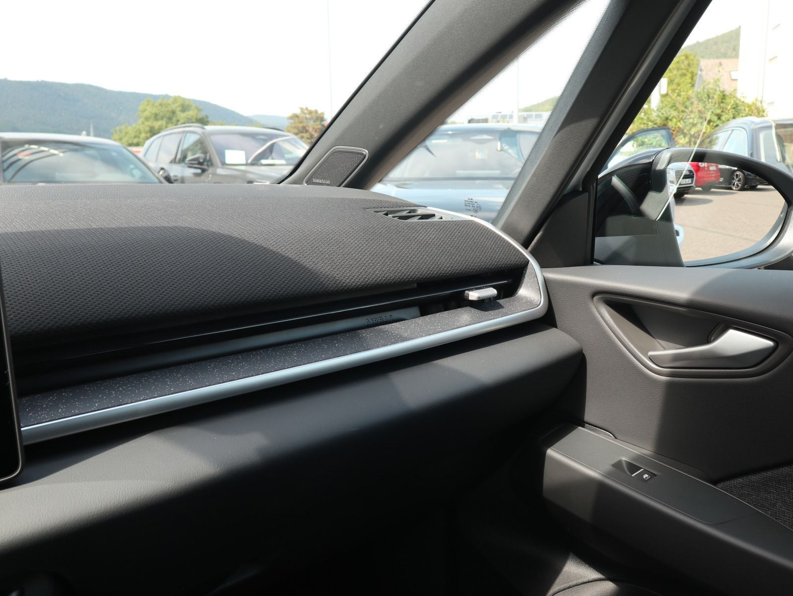 Fahrzeugabbildung Volkswagen ID.3 Neo Style 170 kW (231 PS) 79 kWh *WINTERRÄDER*AHK f. BIKES*PANORAMADACH*WÄRMEPUMPE*