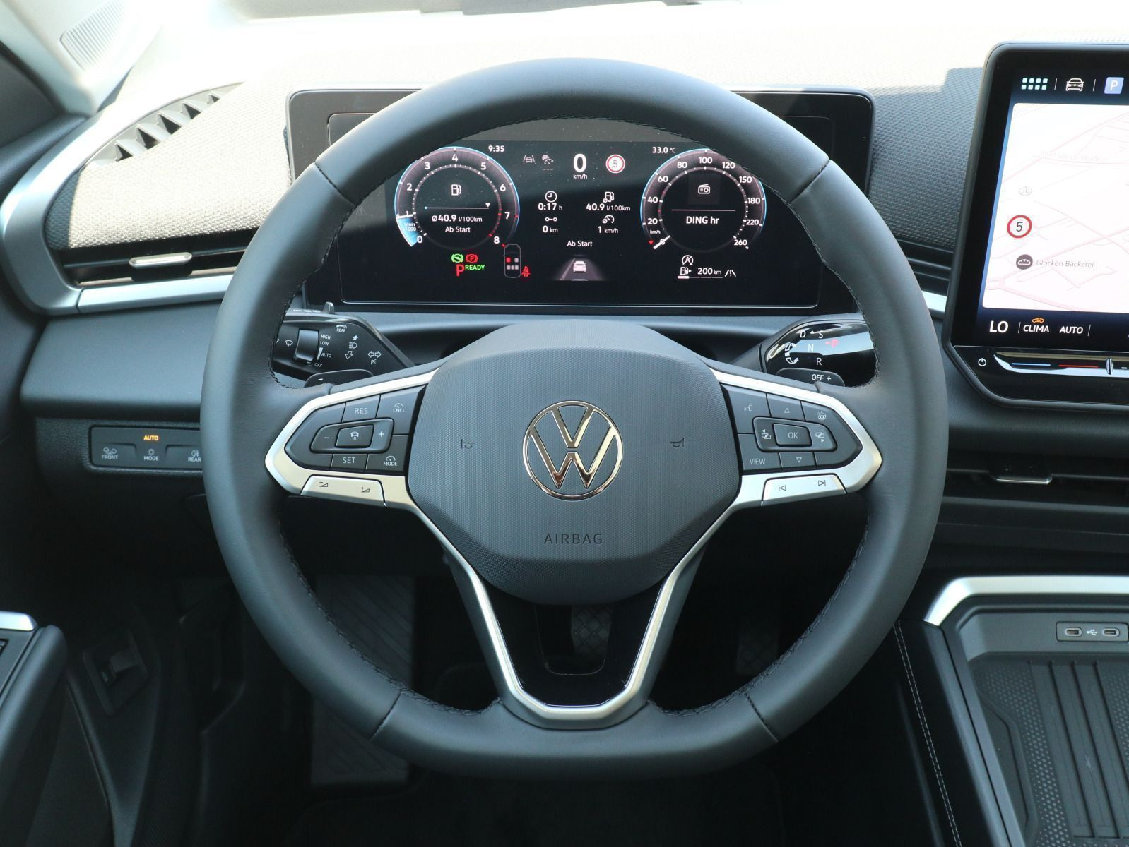 Fahrzeugabbildung Volkswagen T-Roc Style 1.5 eTSI OPF (150 PS) DSG *WINTERRÄDER*PANORAMA*20 ZOLL*NEUES MODELL*