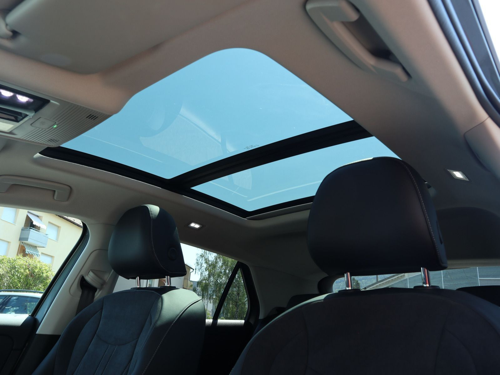 Fahrzeugabbildung Volkswagen T-Roc Style 1.5 eTSI OPF (150 PS) DSG *WINTERRÄDER*PANORAMA*20 ZOLL*NEUES MODELL*