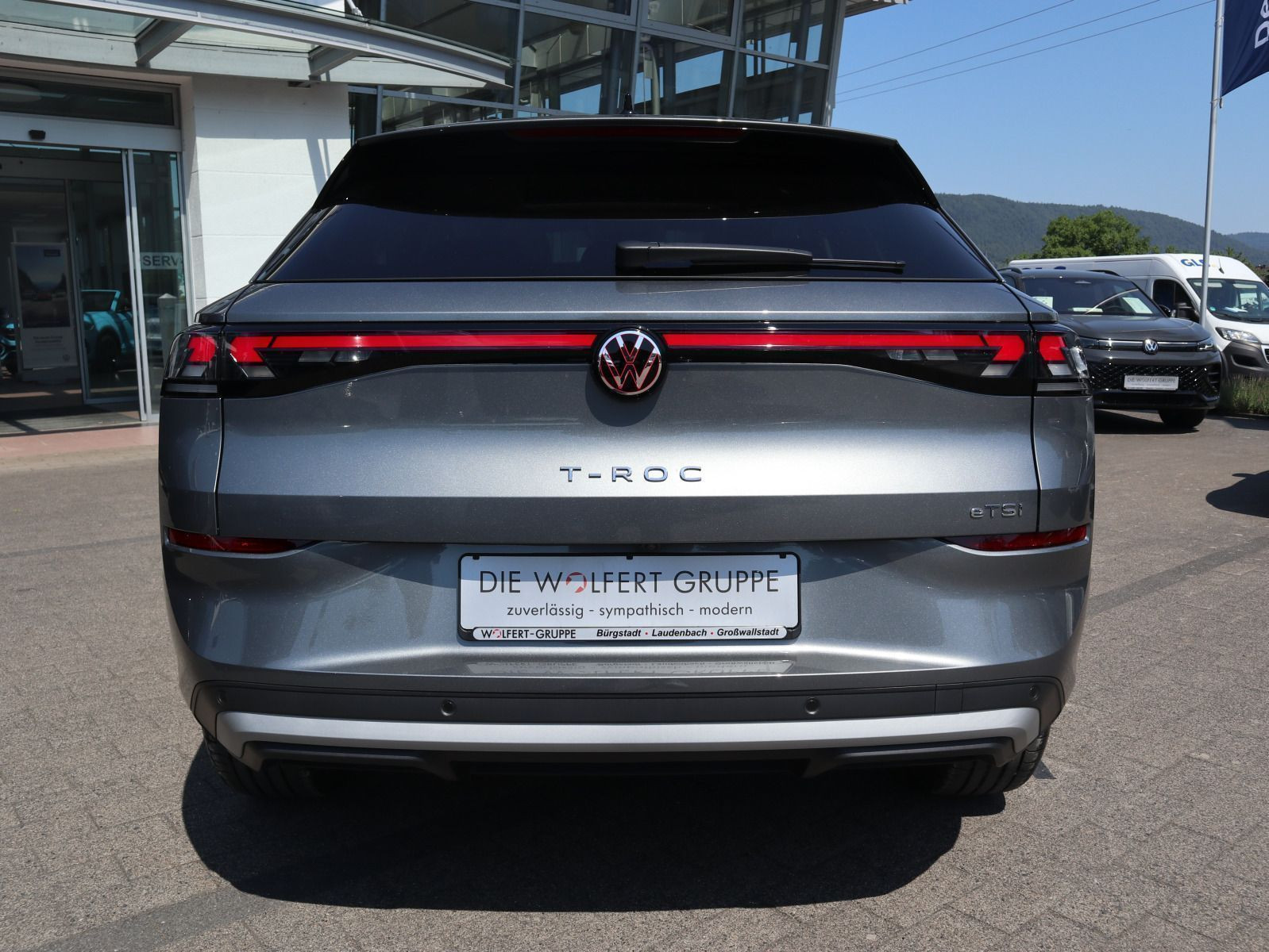 Fahrzeugabbildung Volkswagen T-Roc Style 1.5 eTSI OPF (150 PS) DSG *WINTERRÄDER*PANORAMA*20 ZOLL*NEUES MODELL*
