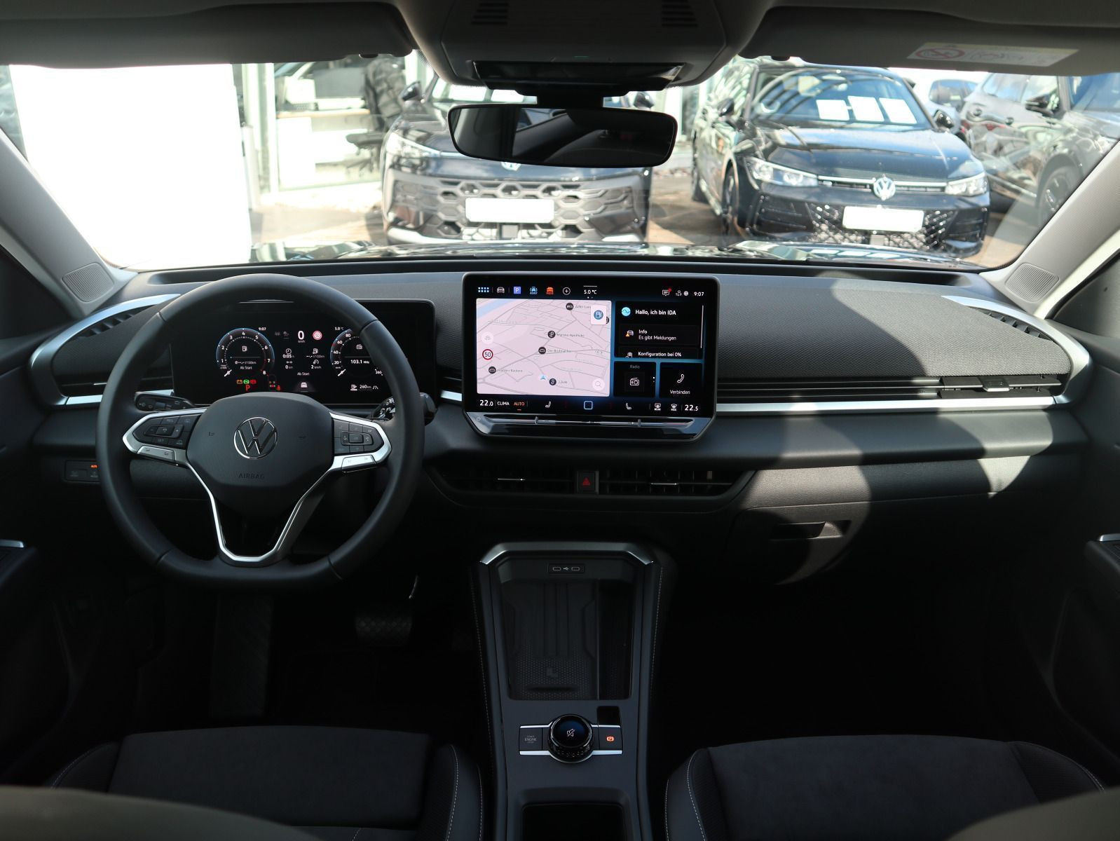 Fahrzeugabbildung Volkswagen T-Roc Style 1.5 eTSI OPF (116 PS) DSG *AHK*WINTERRÄDER*NAVI*NEUES MODELL*