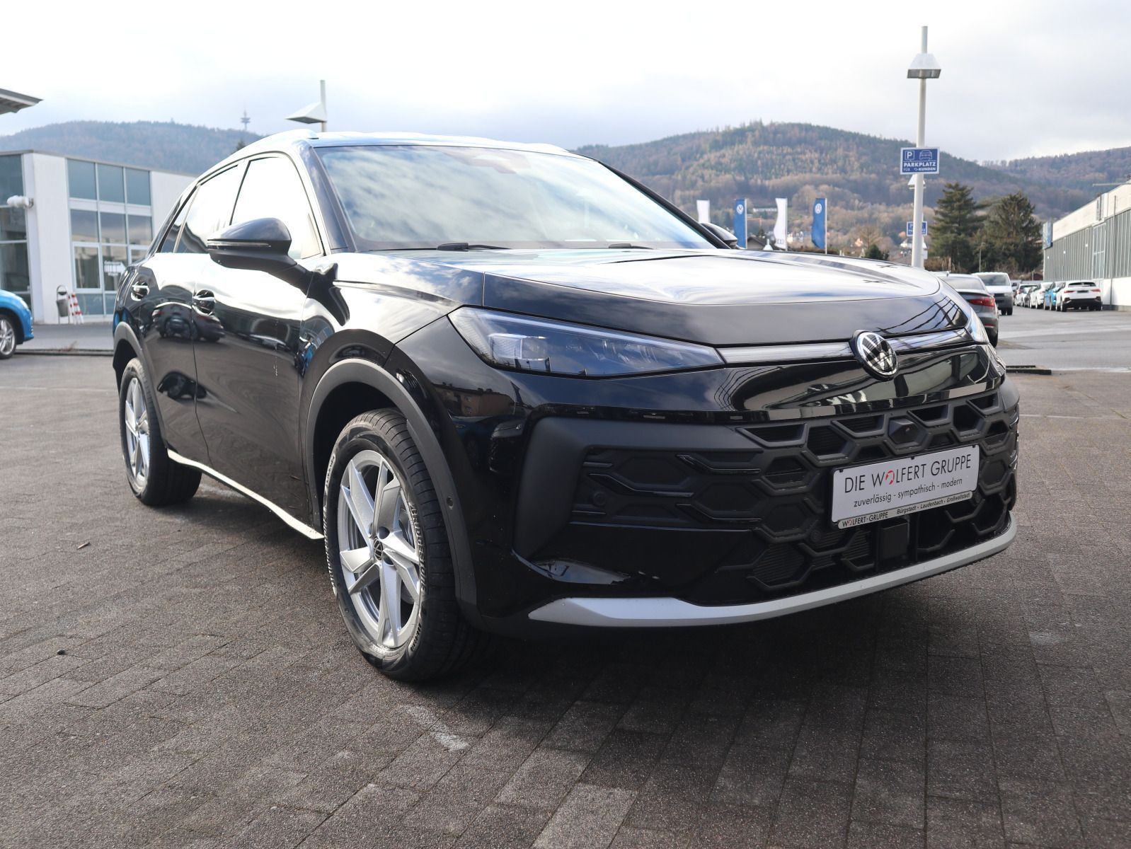 Fahrzeugabbildung Volkswagen T-Roc Style 1.5 eTSI OPF (116 PS) DSG *AHK*WINTERRÄDER*NAVI*NEUES MODELL*