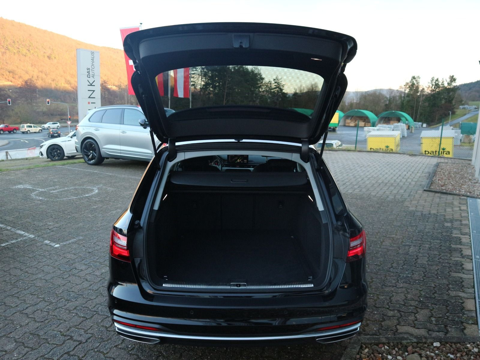 Fahrzeugabbildung Audi A4 Avant 40 TFSI S tronic advanced LED NAVI MMI PDC