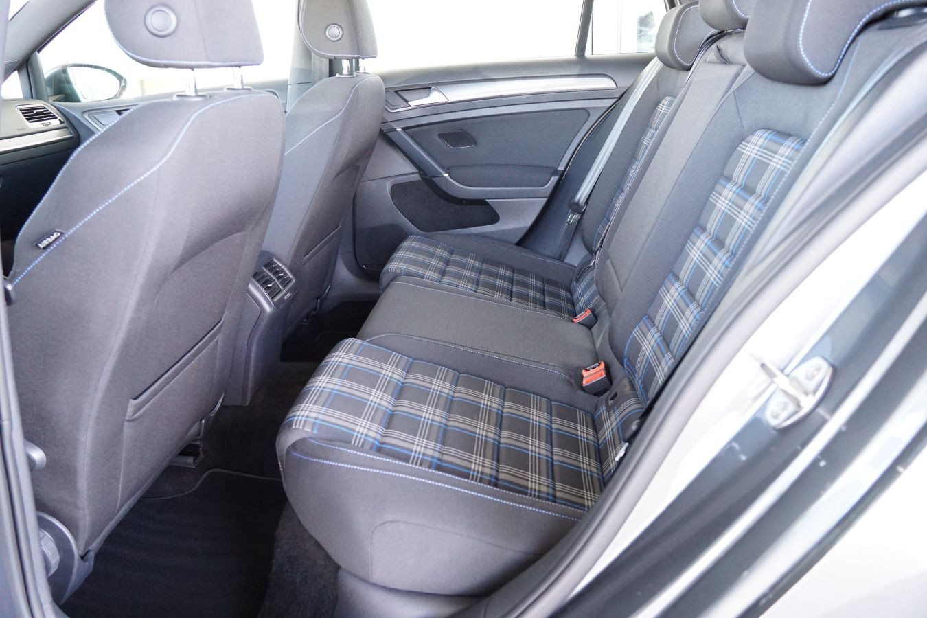 Fahrzeugabbildung Volkswagen Golf GTE 1.4 TSI DSG STDHZG ACC NAVI AHK