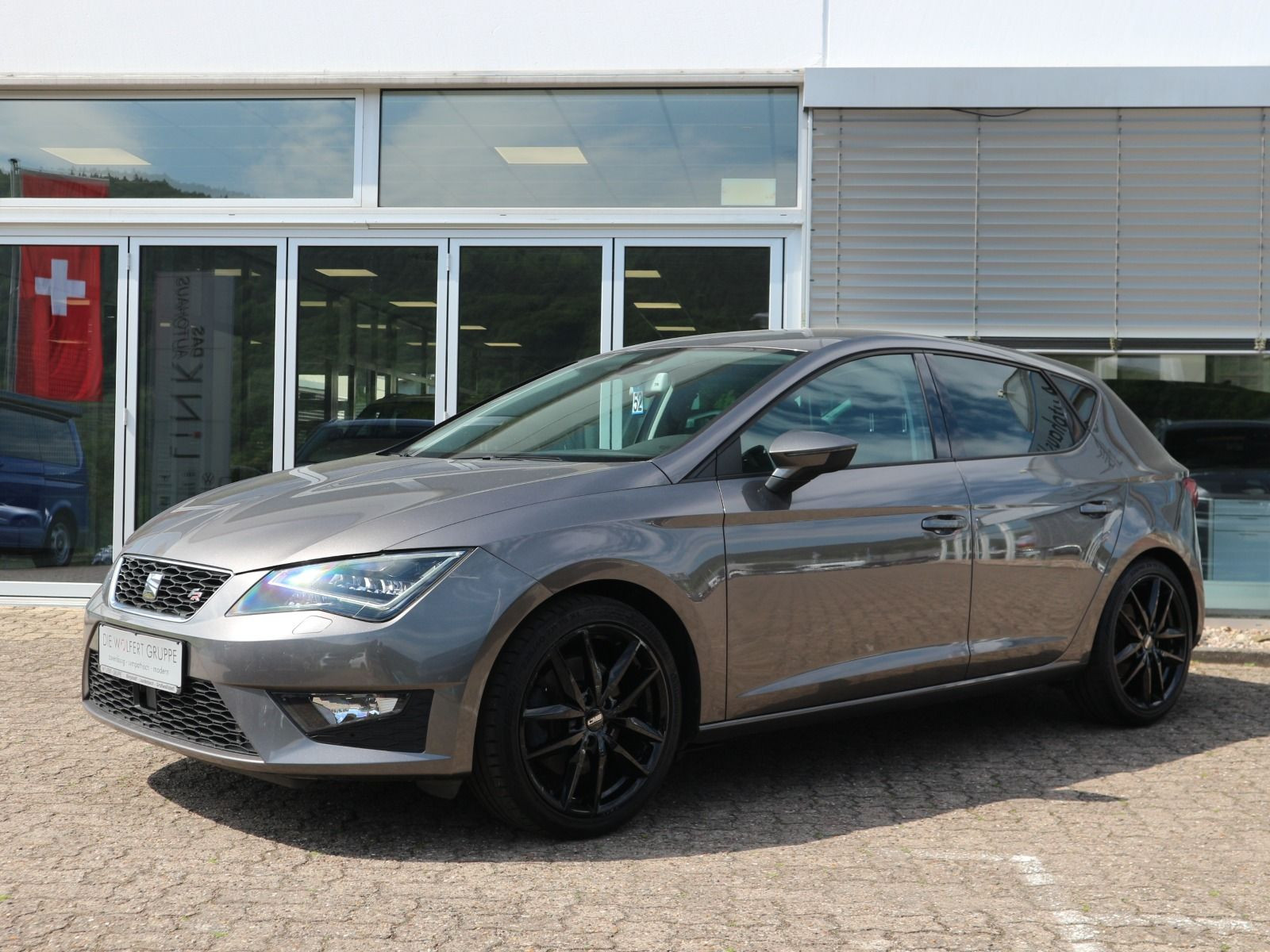 Fahrzeugabbildung SEAT Leon FR 1.8 TSI LED ACC NAVI AHK DAB PDC