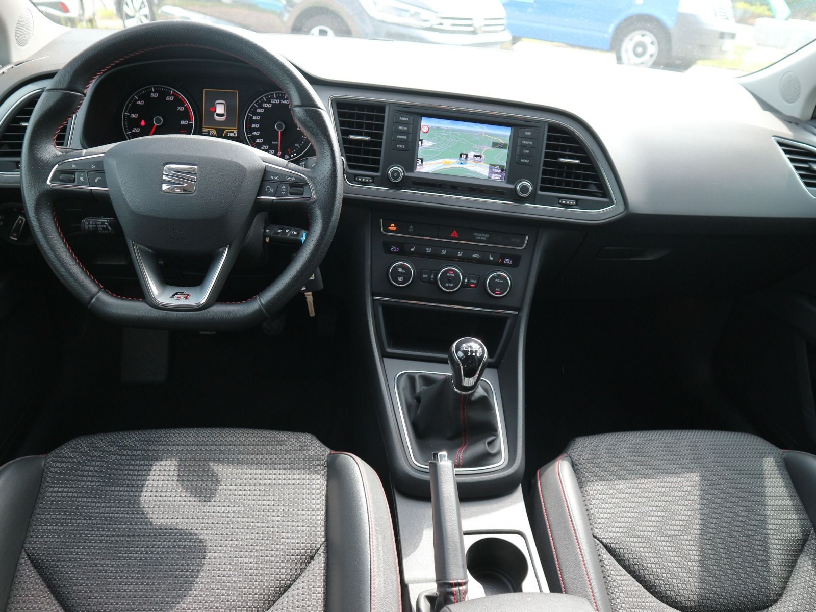 Fahrzeugabbildung SEAT Leon FR 1.8 TSI LED ACC NAVI AHK DAB PDC