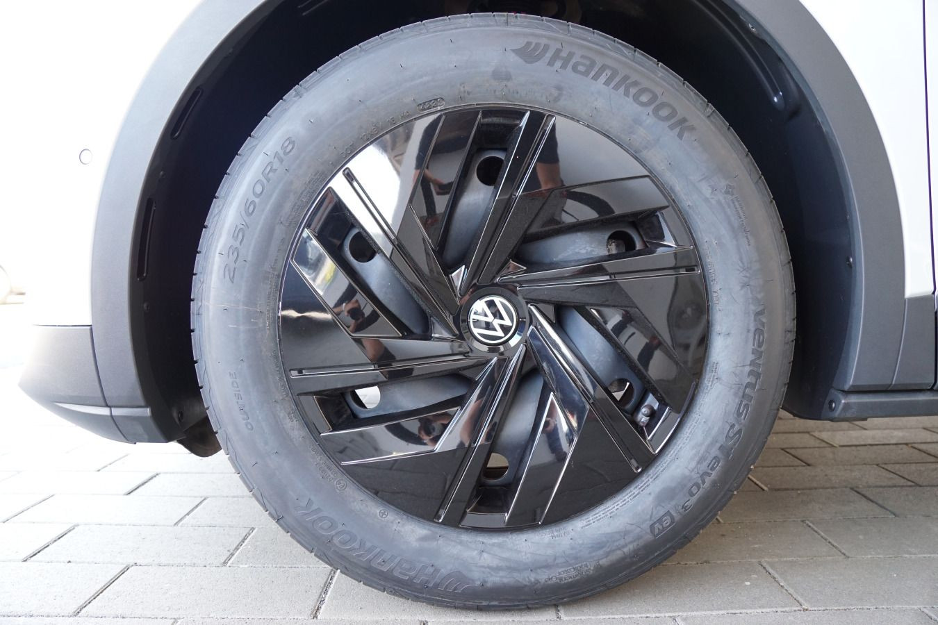 Fahrzeugabbildung Volkswagen ID.4 Pure Performance 125KW RFK NAVI LED KEYLESS