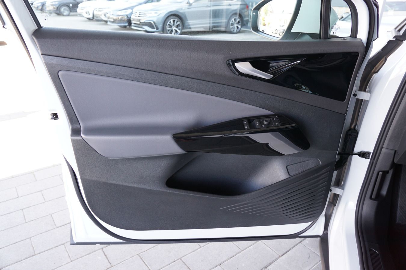 Fahrzeugabbildung Volkswagen ID.4 Pure Performance 125KW RFK NAVI LED KEYLESS