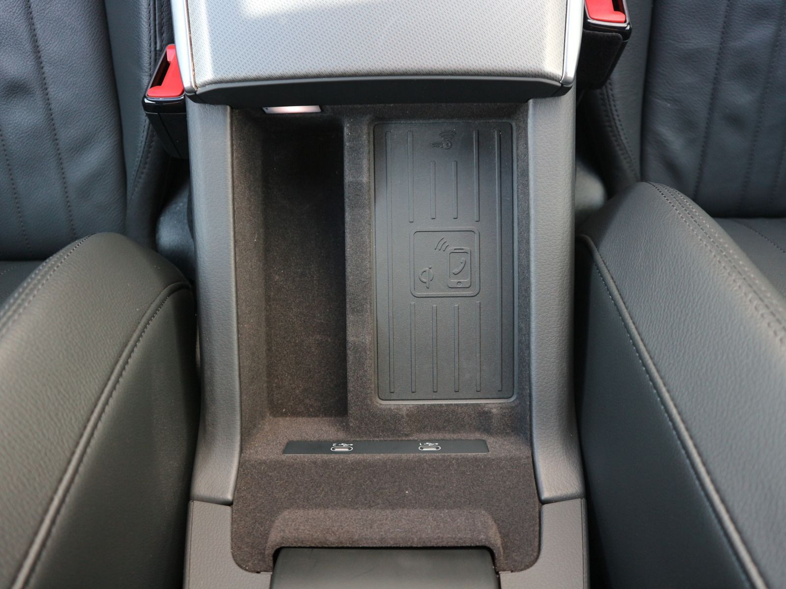 Fahrzeugabbildung Audi A6 Avant design 40 TDI quattro S tronic PANO*ACC