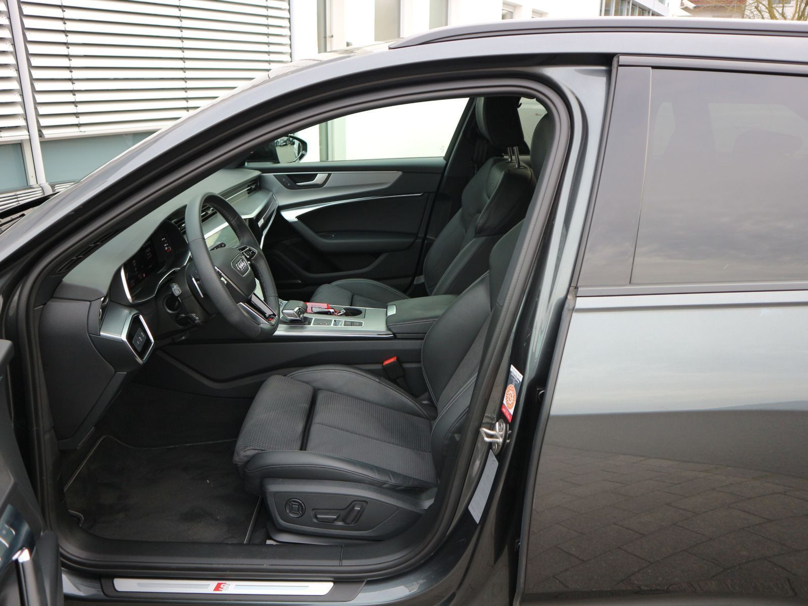 Fahrzeugabbildung Audi S6 Avant TDI quattro tiptronic B&O*ACC*SHZ*RKF