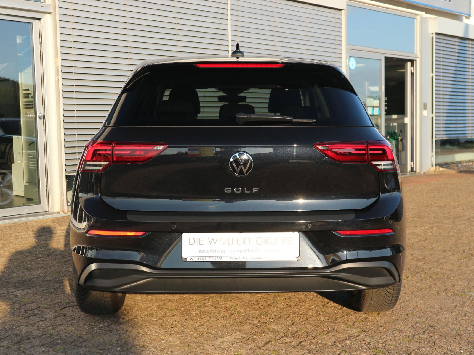 Fahrzeugabbildung Volkswagen Golf Life 2.0 TDI DSG ACC LED NAVI RFK CARPLAY