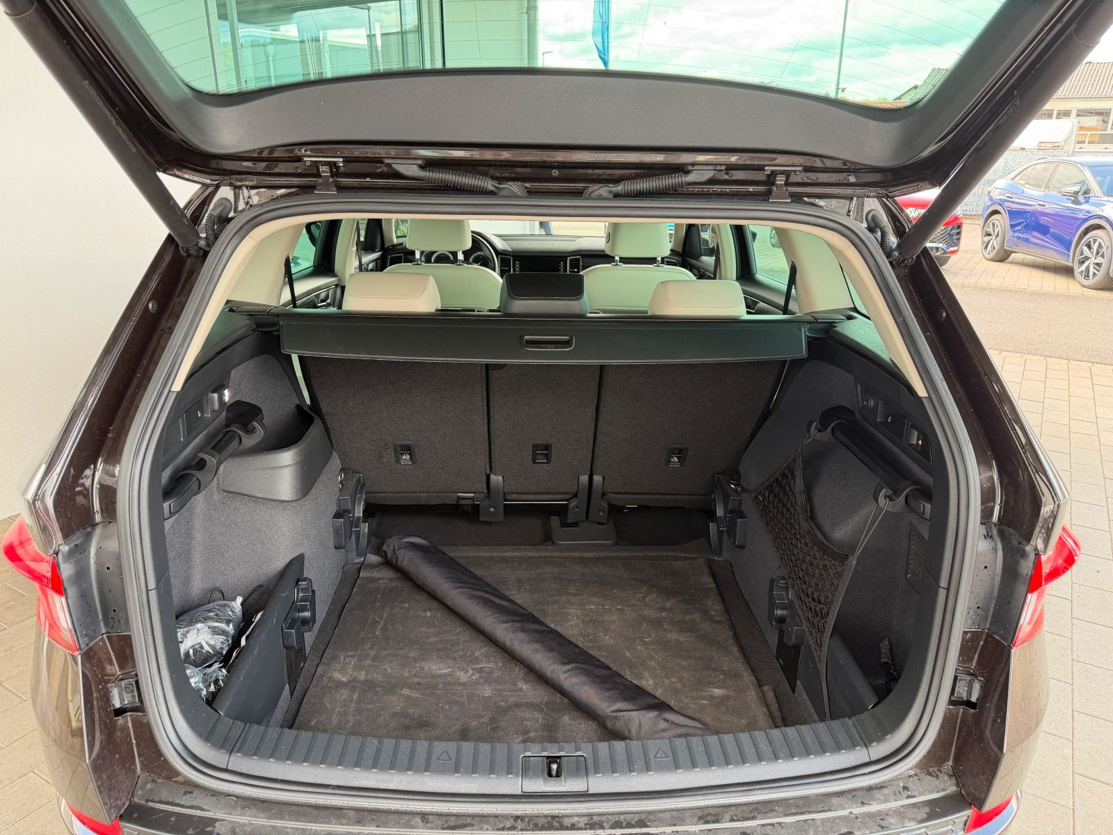 Fahrzeugabbildung SKODA Kodiaq Style 2.0 TSI 4x4 DSG AHK 360° STHZG