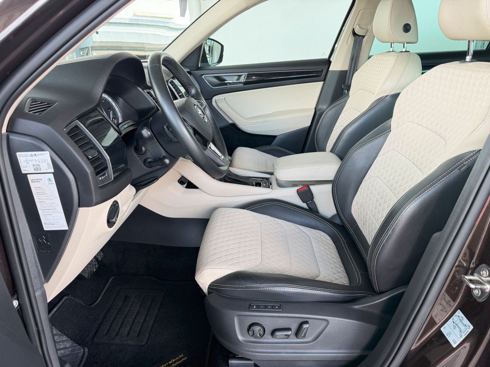Fahrzeugabbildung SKODA Kodiaq Style 2.0 TSI 4x4 DSG AHK 360° STHZG