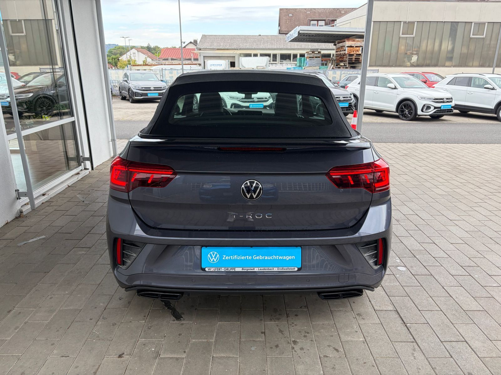 Fahrzeugabbildung Volkswagen T-Roc Cabriolet R-Line 1.5 TSI AHK BEATS RFK ACC