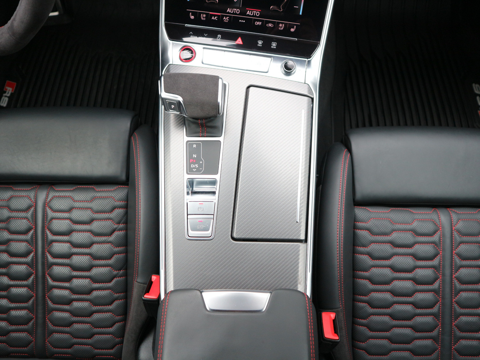 Fahrzeugabbildung Audi RS 6 Avant TFSI tiptronic quattro *280km/h*B&O*