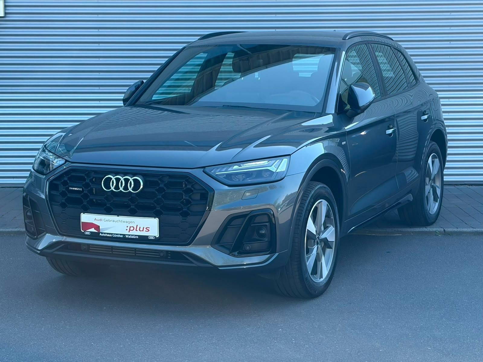Fahrzeugabbildung Audi Q5 50 TFSIe QUATTRO S LINE+AHK+HEAD UP+B&O+MATRI