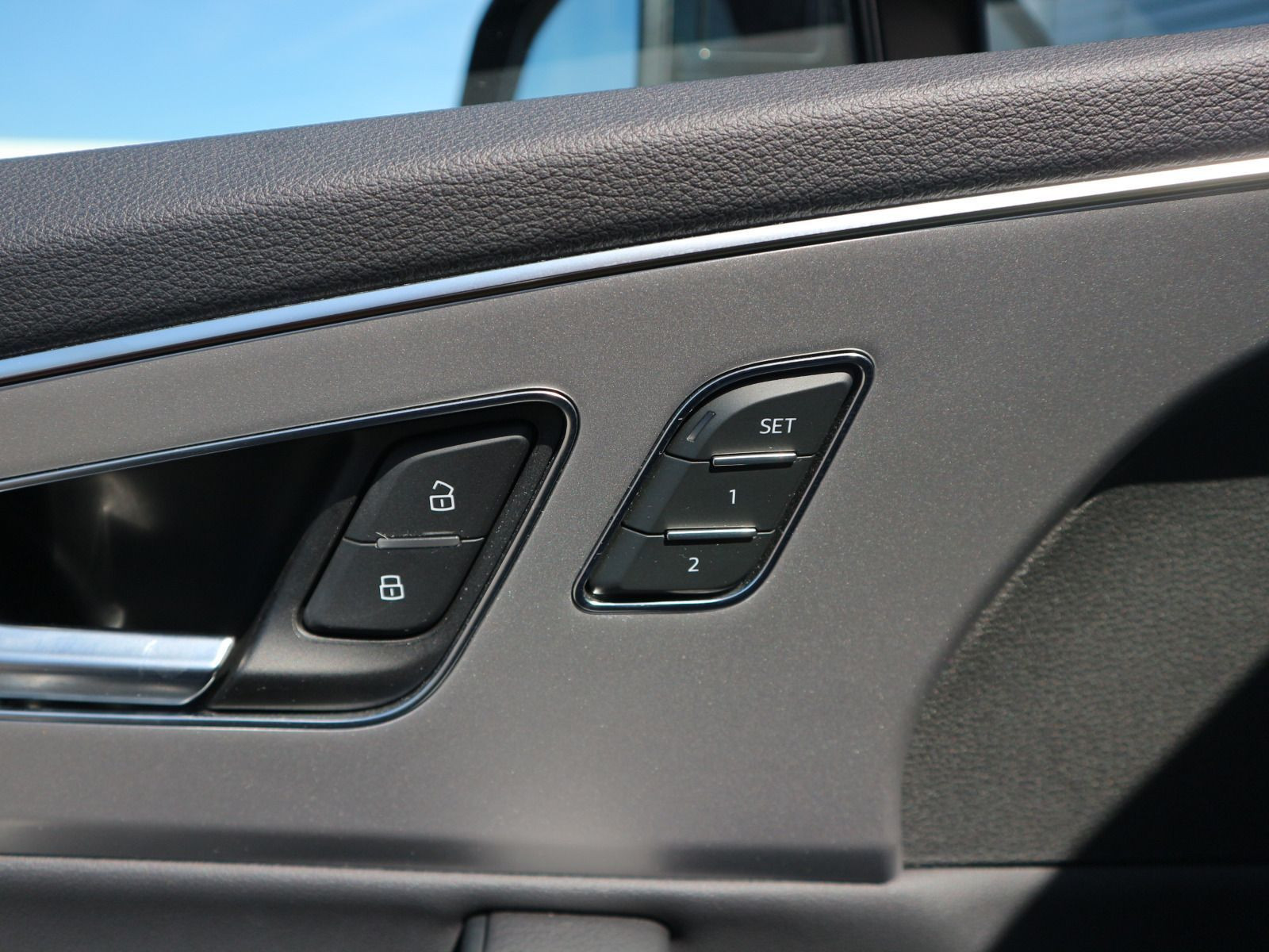 Fahrzeugabbildung Audi Q7 55 TFSI quattro S line AHK*CARPLAY*HUD*ACC