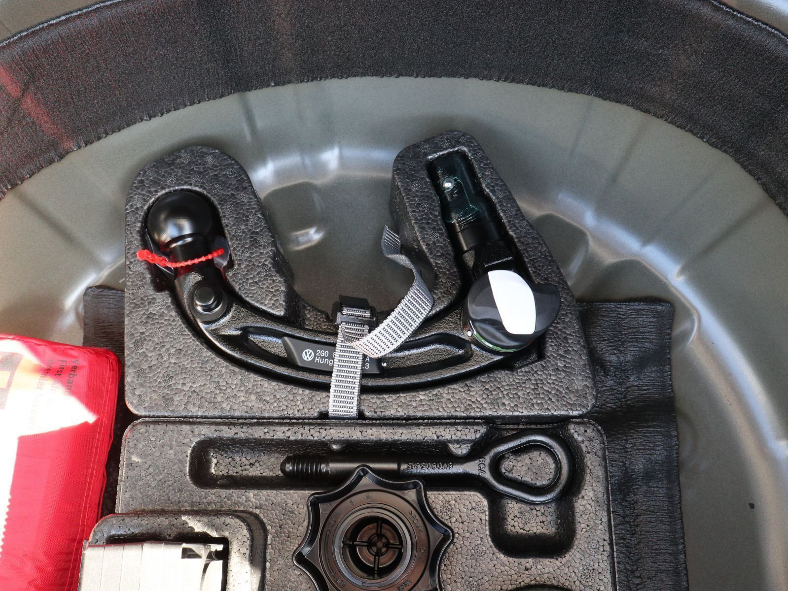 Fahrzeugabbildung Volkswagen T-Cross R-Line 1.5 TSI ACT OPF (150 PS) DSG*AHK*NAVI*ALLWETTER*